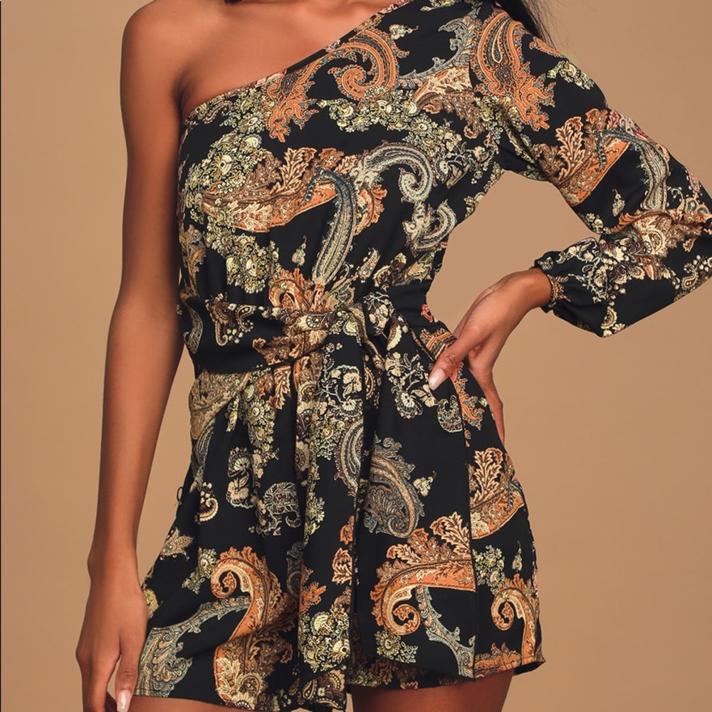 Lulus Black Paisley One-Shoulder Tie-Front Romper